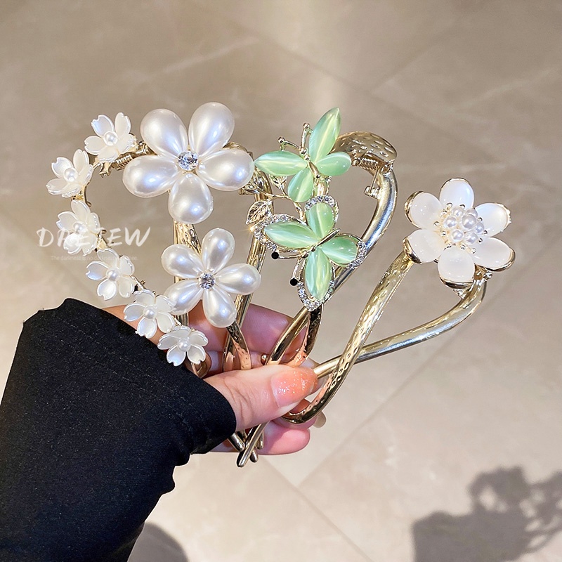 Kẹp Tóc Hình Số 8 Đính Đá Opal Và Ngọc Trai Sang Trọng Cao Cấp