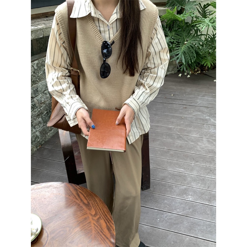 Set áo sơ mi dài tay họa tiết kẻ sọc + áo len không tay cổ chữ V thời trang nữ