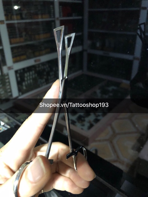 Kìm tam giác xỏ khuyên