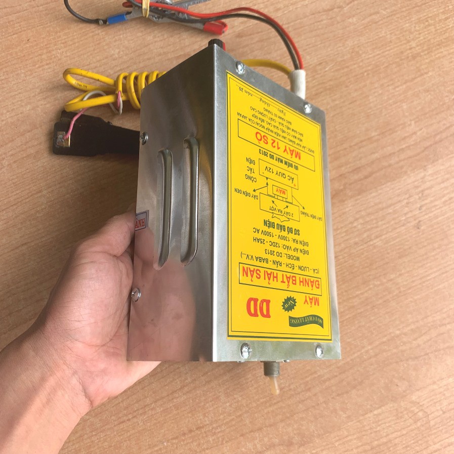 Máy kích điện Cơ cao cấp 12 Sò dùng cho ao hồ sông suối độ sâu nước từ 1,5 mét trở lại. Công suất đầu ra 1300W