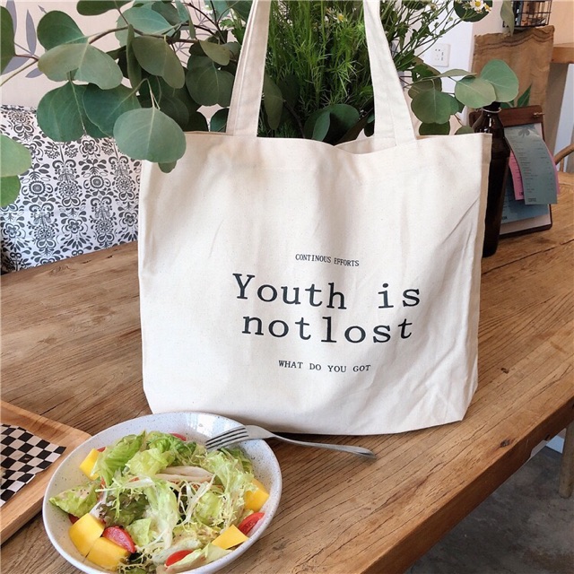 TÚI TOTE VẢI CANVAS STYLE HÀN QUỐC TONE TRẮNG NGÀY TÚI VINTAGE YOUTH IS NOT LOST