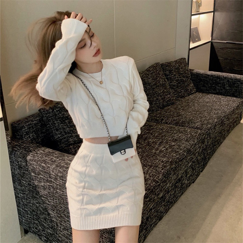 Bộ áo len chui đầu phối chân váy thời trang thu đông 2021 cho nữ