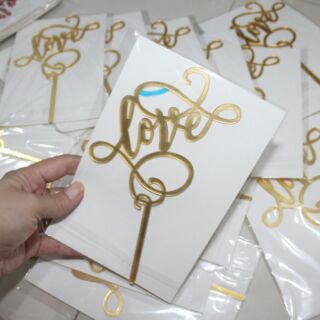 Toper nhựa sắc sảo
