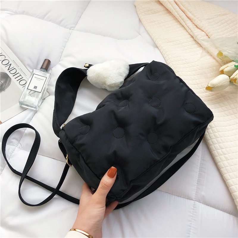 Túi may nổi họa tiết bánh trứng hình vuông dây kéo thời trang cho nữ