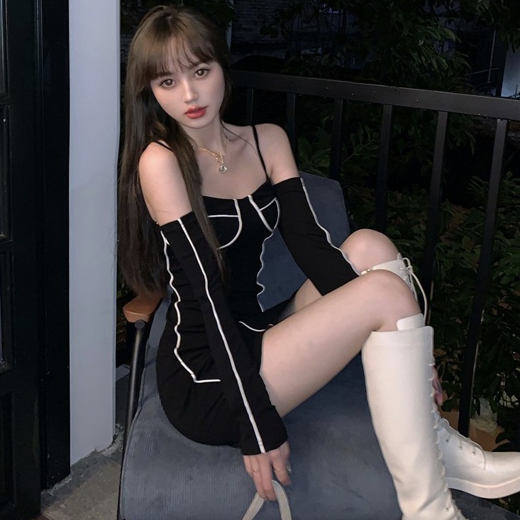 Đầm đen nữ dáng ôm tay dài Emilyshop