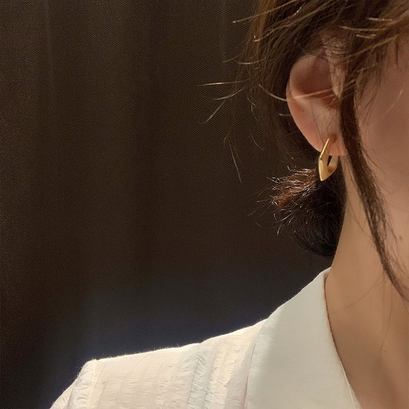 Đôi Khuyên Tai Hình Chữ C Phong Cách Hàn Quốc Thời Trang Cho Nữ
