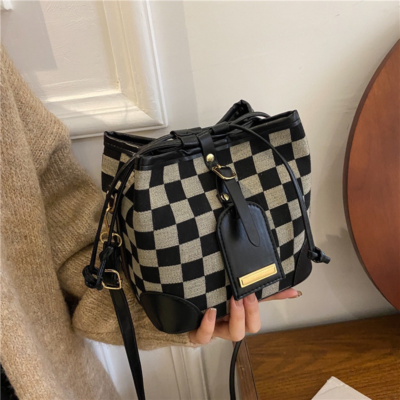 Túi xách IELGY đeo chéo vai in họa tiết bàn cờ giản dị cho nữ