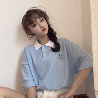 Áo thun POLO nữ tay lỡ có cổ phông form rộng freesize unisex mặc đi học, cặp, nhóm, lớp in hình HOA CÚC BA MÀU