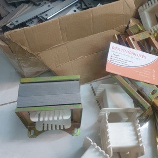 Fe biến áp 28x35. Phe sắt quấn biến áp máy 1 vế 20d718- 25d718. Gồm phe + khuôn nhựa + 2 bát để gông fe. Fe 2.8x3.5 cm