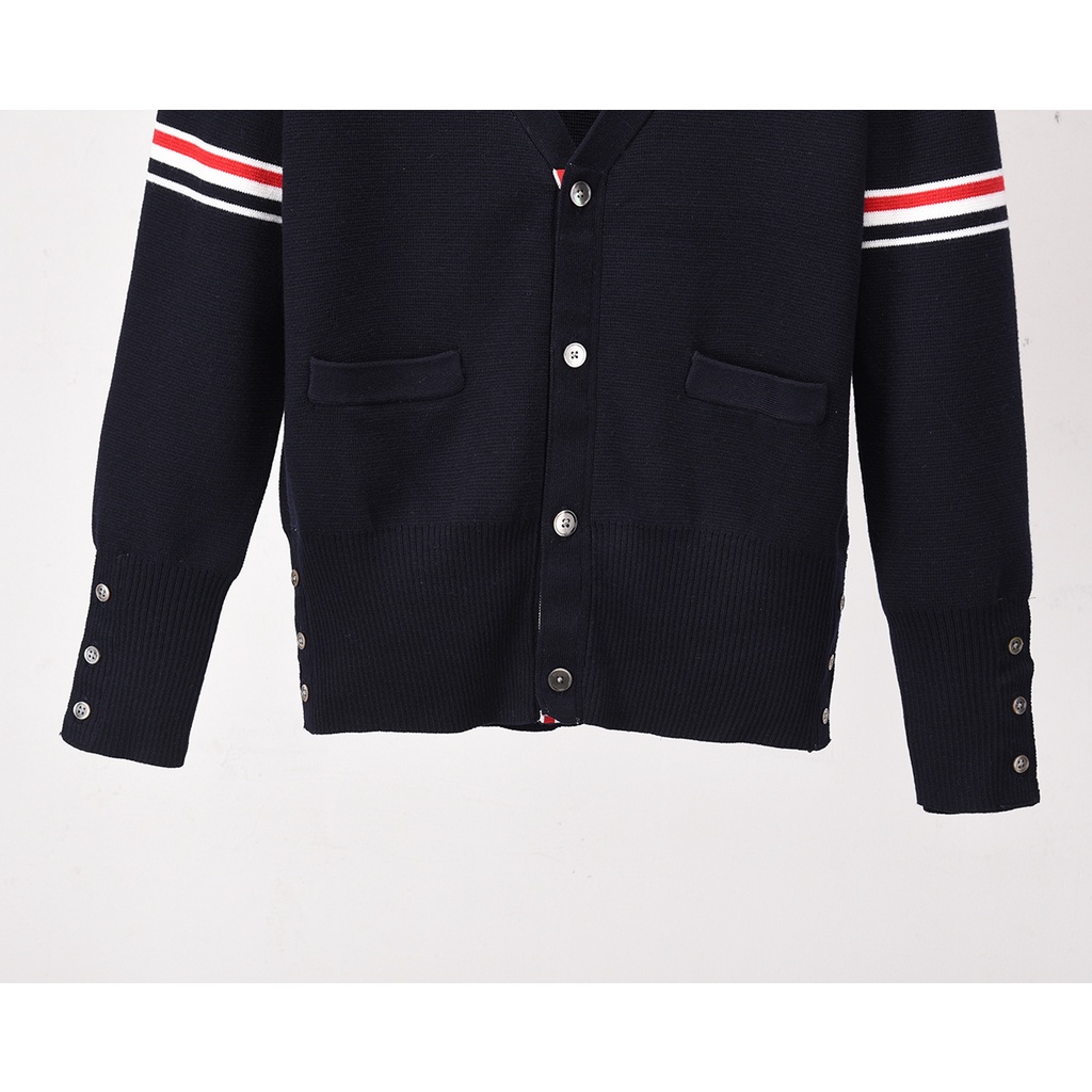 Áo khoác Cardigan nam nữ dệt kim Thom Brow.ne 8835 chất vải len da thiết kế tay áo kẻ vạch cổ áo tim cực sang trọng