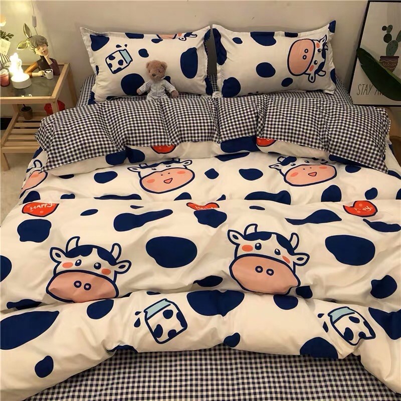 Set Chăn Ga Bò Sữa Nền Xanh Cotton Poly Siêu Đáng Yêu (Shinbedding.shop)