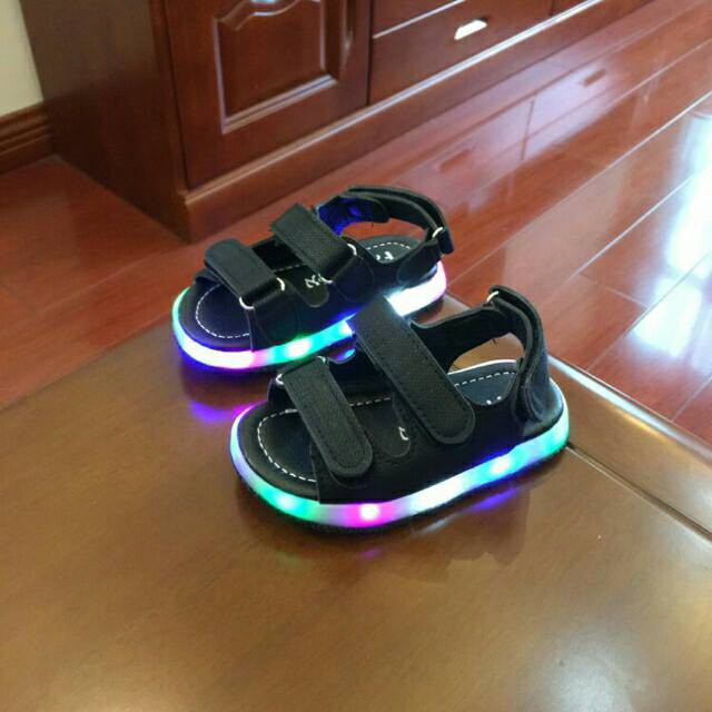 combo 3 đôi giày sandal và thể thao cho bé