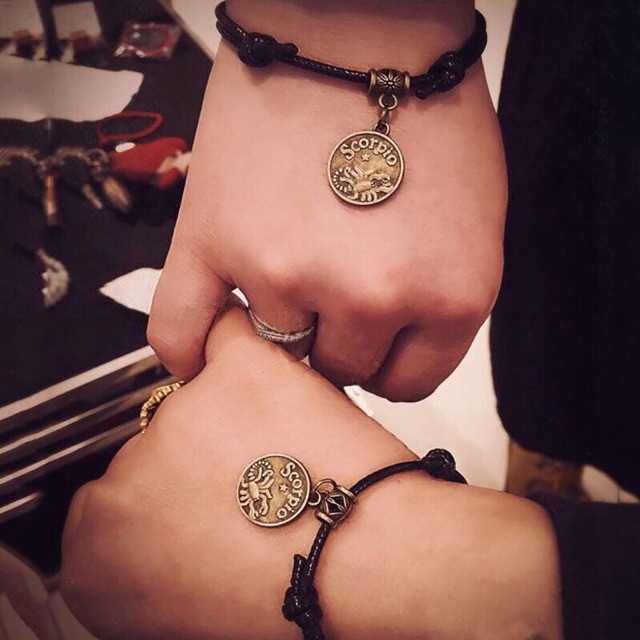 Lắc chân và tay 12 cung hoàng đạo | BigBuy360 - bigbuy360.vn