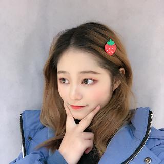 Kẹp tóc đính hình quả dâu dễ thương