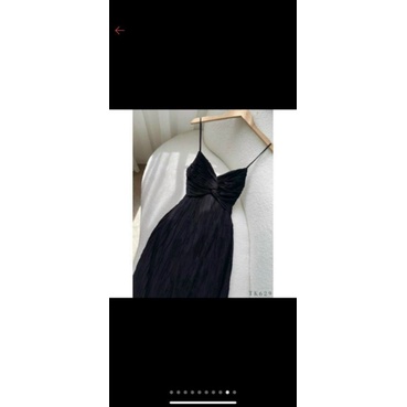 Đầm maxxi dài .2 dây xoén ngực vải thun xốp hàng quảng châu .có 4 màu xinh xỉu.ly89