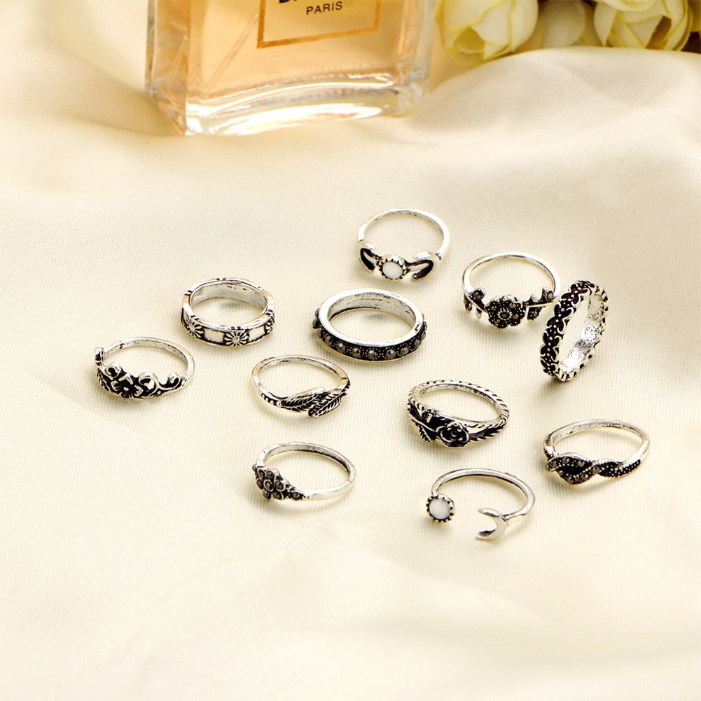 Set 8 nhẫn kiểu cổ điểnđầy tinh tế có nạm đá đầy sang trọng dành cho nữ
