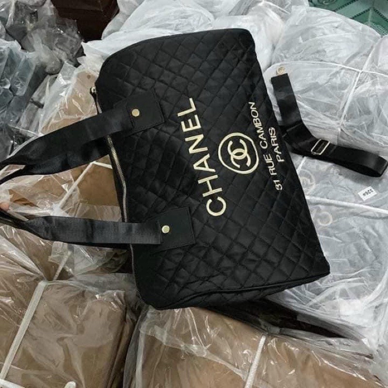 Túi Du Lịch Chữ Thêu Trần Ô Vuông