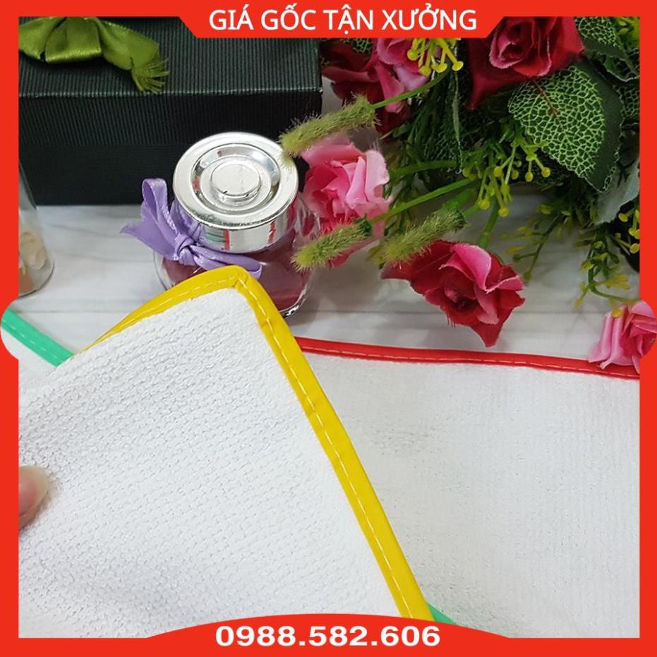 Chiếu Lót Chống Thấm 2 Lớp - Kích Thước: 30x30cm (Họa Tiết Ngẫu Nhiên) - SP000599