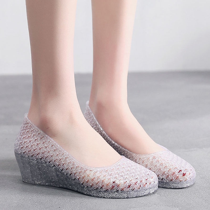 Giày Sandal Nhựa Đế Xuồng Mềm Đục Lỗ Thoáng Khí Thời Trang Đi Biển Mùa Hè Cho Nữ