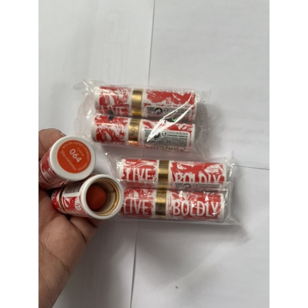 Son REVLON SUPER LUSTROUS LIPSTICK CRÈME- 064 - SHE-NOMEN