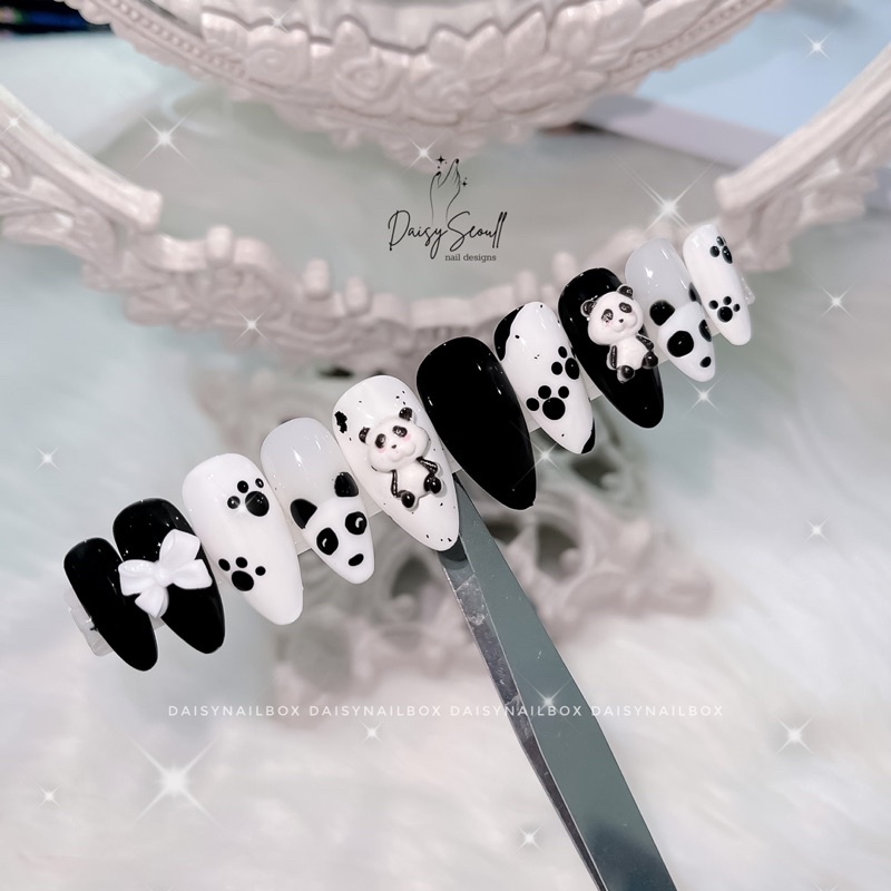 Nailbox thiết kế gấu trúc trắng đen