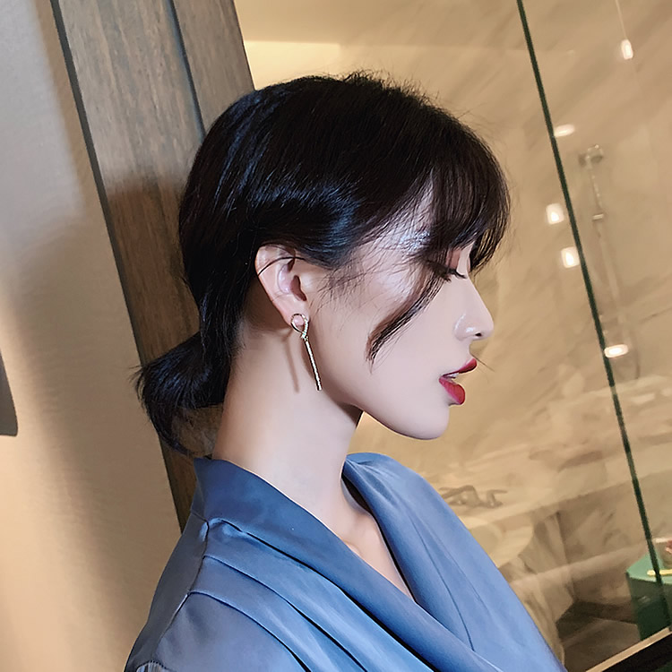 Đôi khuyên tai dài đính đá thời trang cho nữ