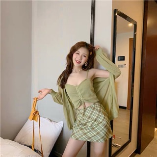 CHÂN VÁY KẺ XANH