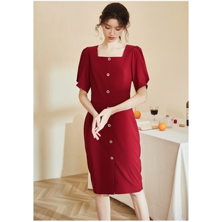 Đầm công sở suông dài nút dài tay dài 3/4 màu đỏ đô