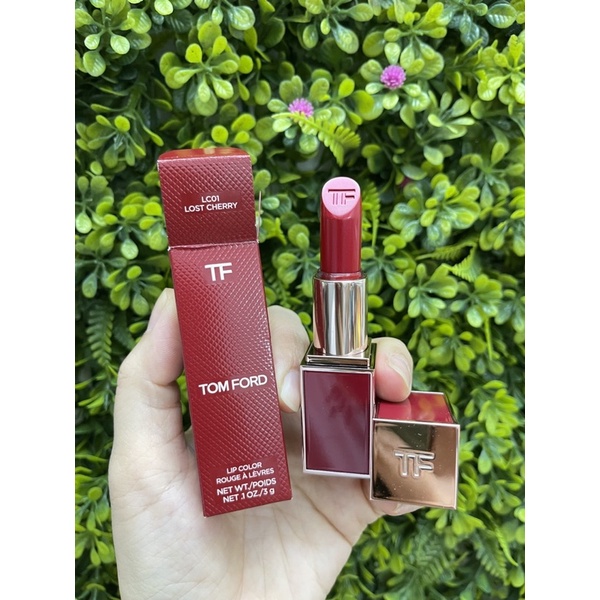 Son TOM.FORD Lost Cherry  LC 01 đỏ tươi nền hồng full size bản 3gr