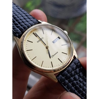 Đồng hồ Seiko máy pin