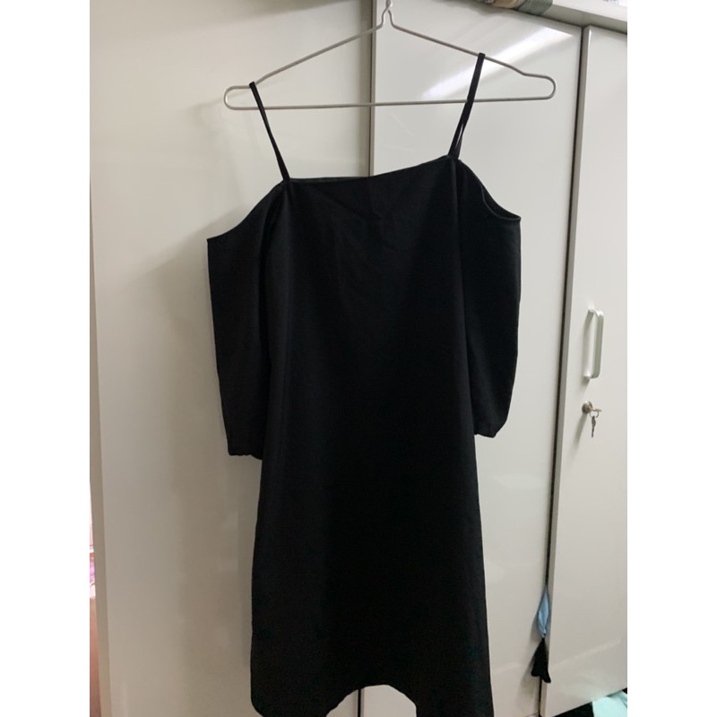 Váy hai dây chấm bi