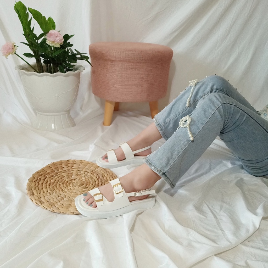 Giày sandal nữ đi học quai hậu đế bánh mì 2 quai khóa ngang basic bền êm hình chụp thật-BM04