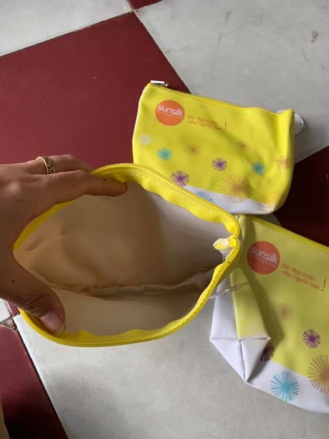 Tặng 1 túi nhỏ xinh - Sữa bột Dutch Lady nguyên kem lon 900g | BigBuy360 - bigbuy360.vn