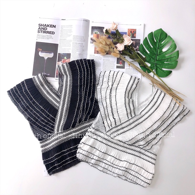 Áo 3 lỗ xếp voan tầng