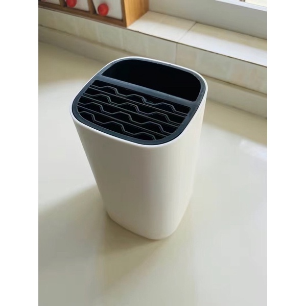 Kệ đựng dao kéo kiểu dáng sang trọng tiện dụng cho nhà bếp