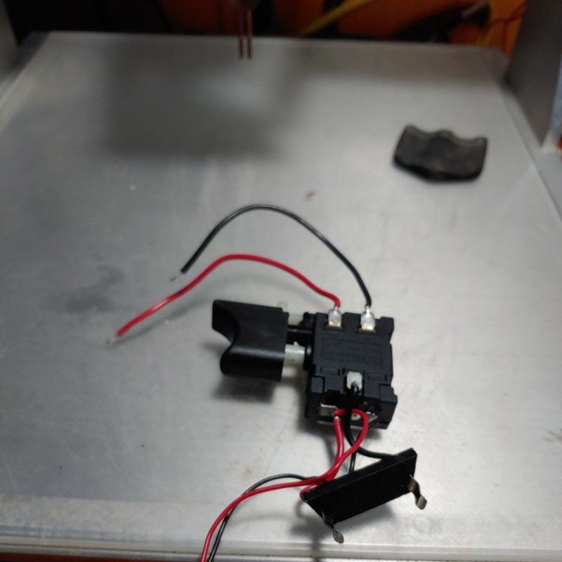 Có thay thế cho máy pin cầm tay.