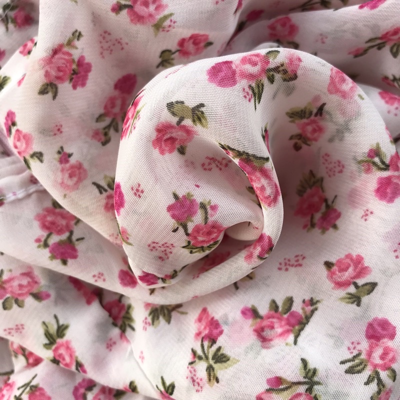 Váy hoa nhí 2 dây 𝒄𝒐̣̂𝒕 𝒏𝒐̛ 𝒏𝒉𝒖́𝒏 𝒆𝒐