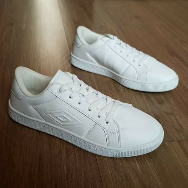Giày sneakers UMBRO trắng xuất xịn