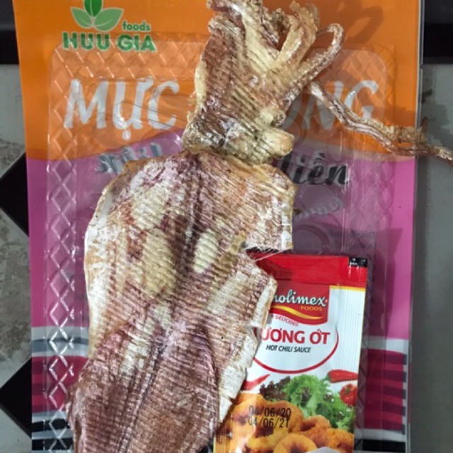 Mực nướng nguyên con ăn liền hữu gia30gr