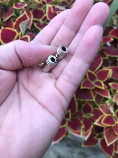 1 cặp bead inox dùng để trang trí ná