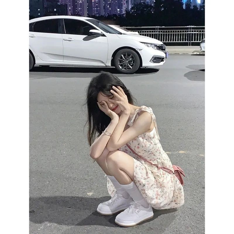 Đầm Hoa Hai Dây Mùa Hè 2022 Phong Cách Pháp Ngọt Ngào Mới Cho Nữ