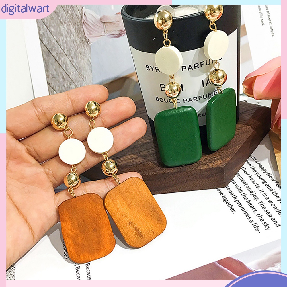 Đôi bông tai hợp phối họa tiết gỗ thời trang cho nữ