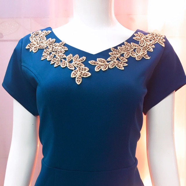 Đầm trung niên nữ thiết kế cổ tim