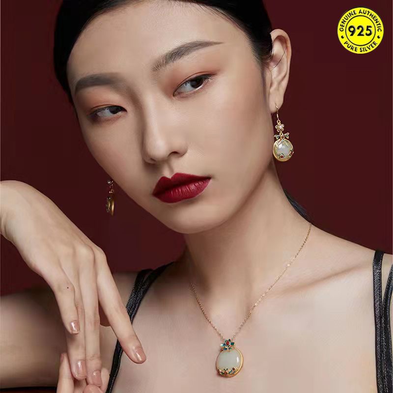 Vòng cổ mặt đá ngọc bích màu sắc phong cách dân tộc cổ điển cho nữ