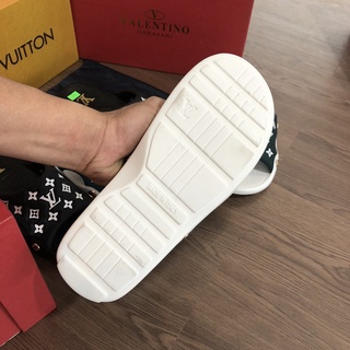 Dép Louis Vuitton Đính Cúc (LVCM)