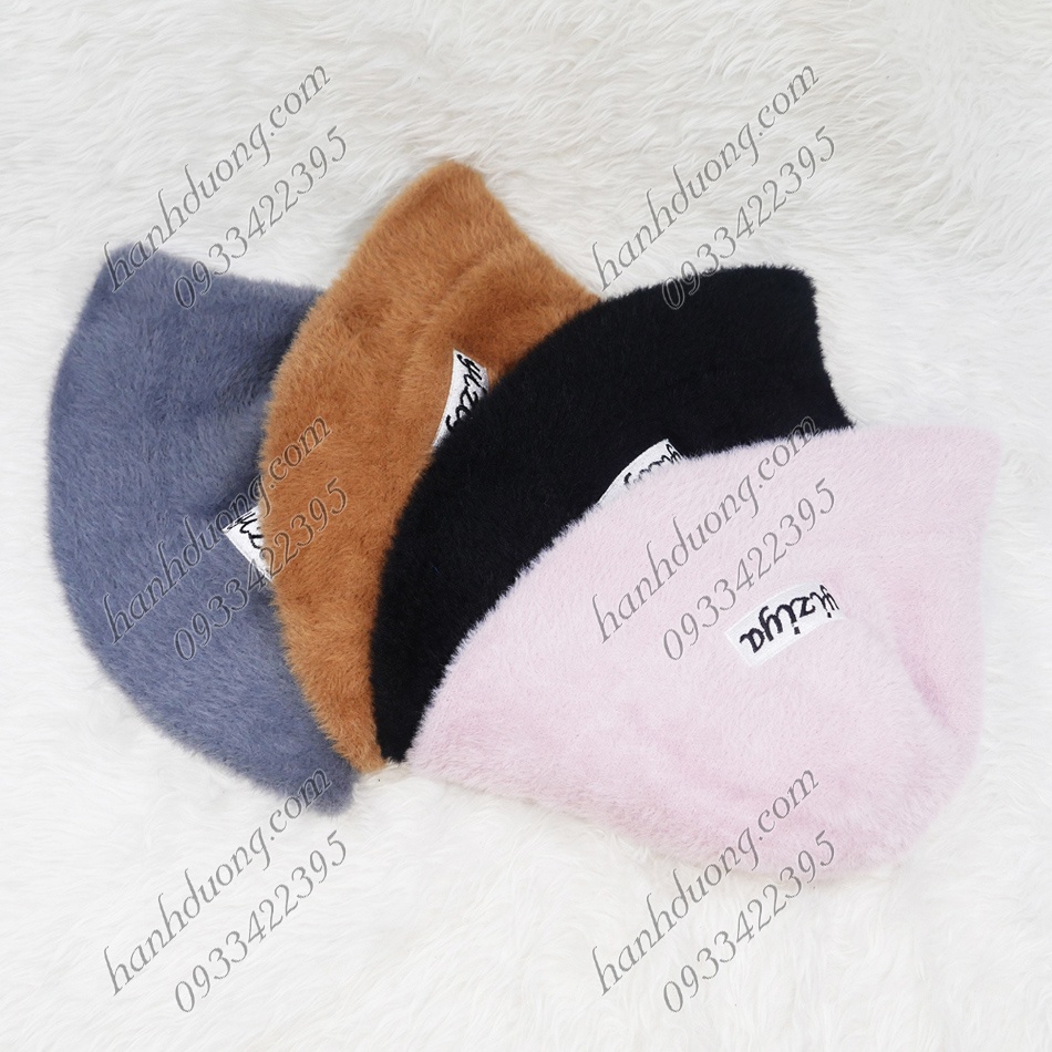 Mũ bo cụp lông xù nón tai bèo hàng quảng châu thêu chữ, vành rộng 5cm, phía trong có 2 dây rút giúp giữ nón chắt hơn