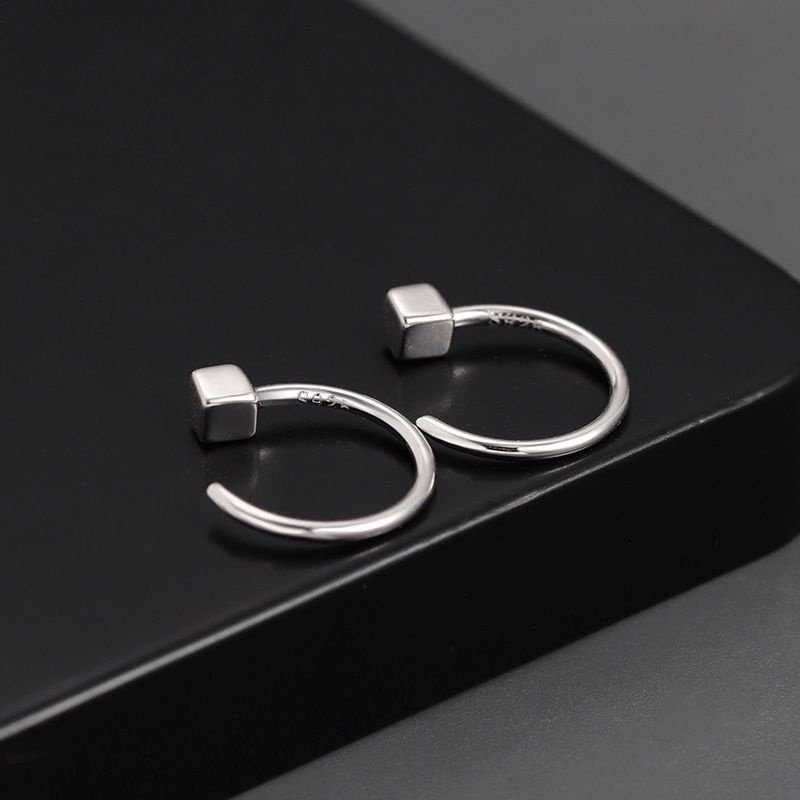 Khuyên tai nam bạc tròn mặt hình vuông móc cong unisex basic (1 chiếc) | GEMY SILVER KN61