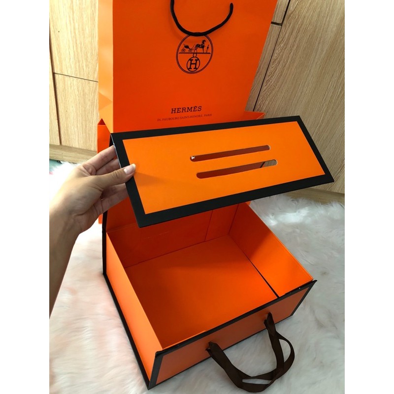 Hộp nam châm các hãng có sẵn, còn các mẫu như ảnh