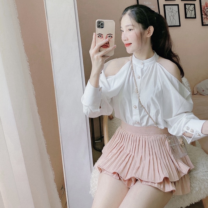 Áo tiểu thư khoét vai nút ngọc