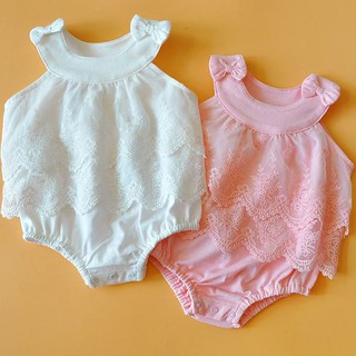 Body yếm phối ren cổ nơ cho bé